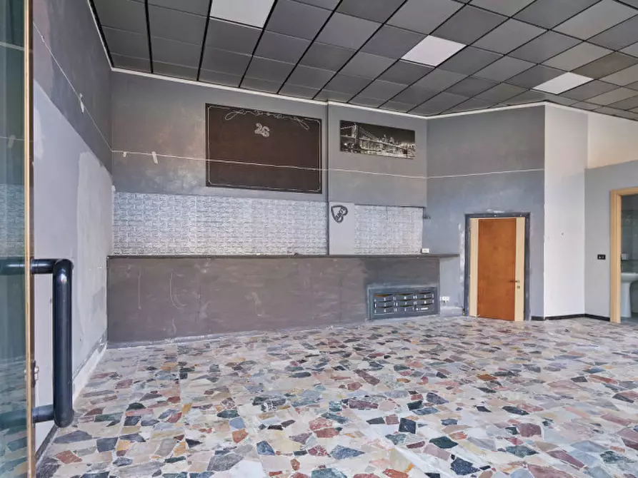 Immagine 3 di Negozio in vendita  in Via Aurelia 99 a Ceriale