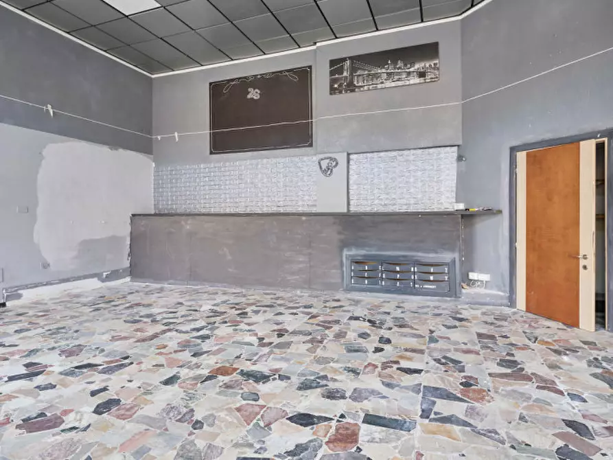 Immagine 5 di Negozio in vendita  in Via Aurelia 99 a Ceriale