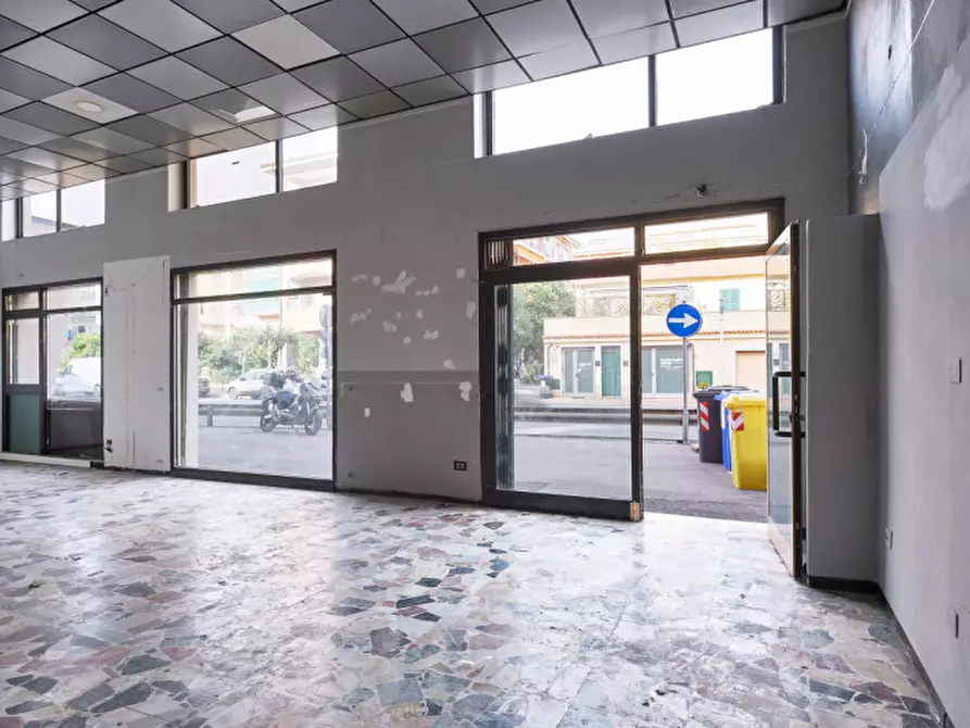 Immagine 8 di Negozio in vendita  in Via Aurelia 99 a Ceriale