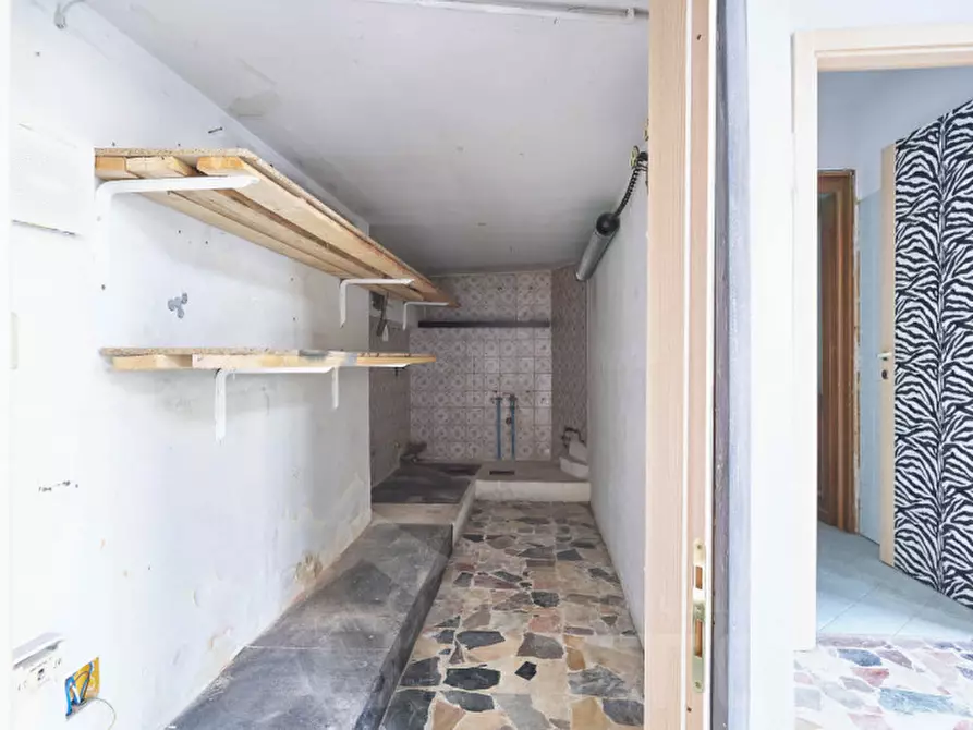 Immagine 12 di Negozio in vendita  in Via Aurelia 99 a Ceriale