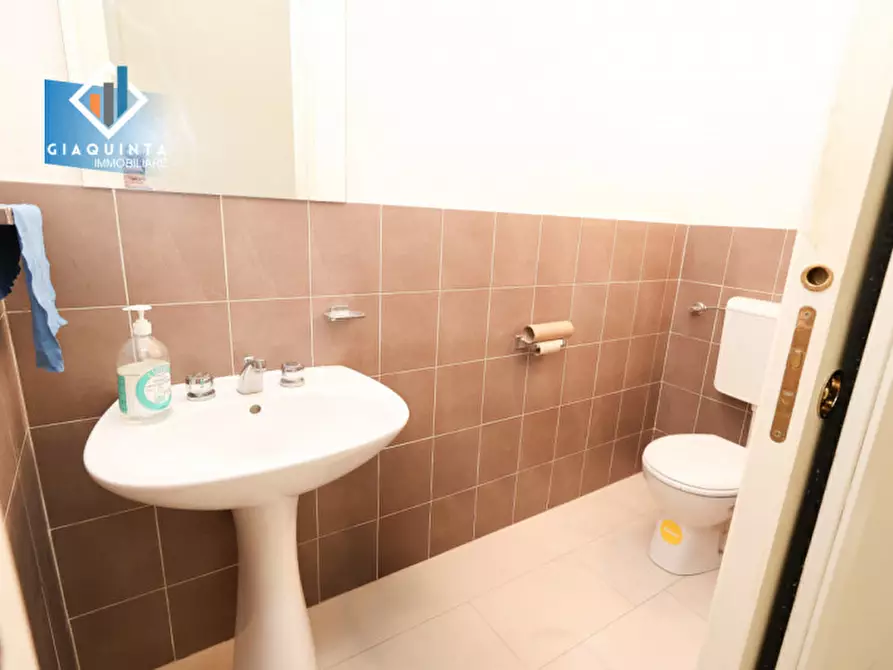 Immagine 17 di Casa indipendente in vendita  in Via Guglielmo Marconi n.01 a Palagonia