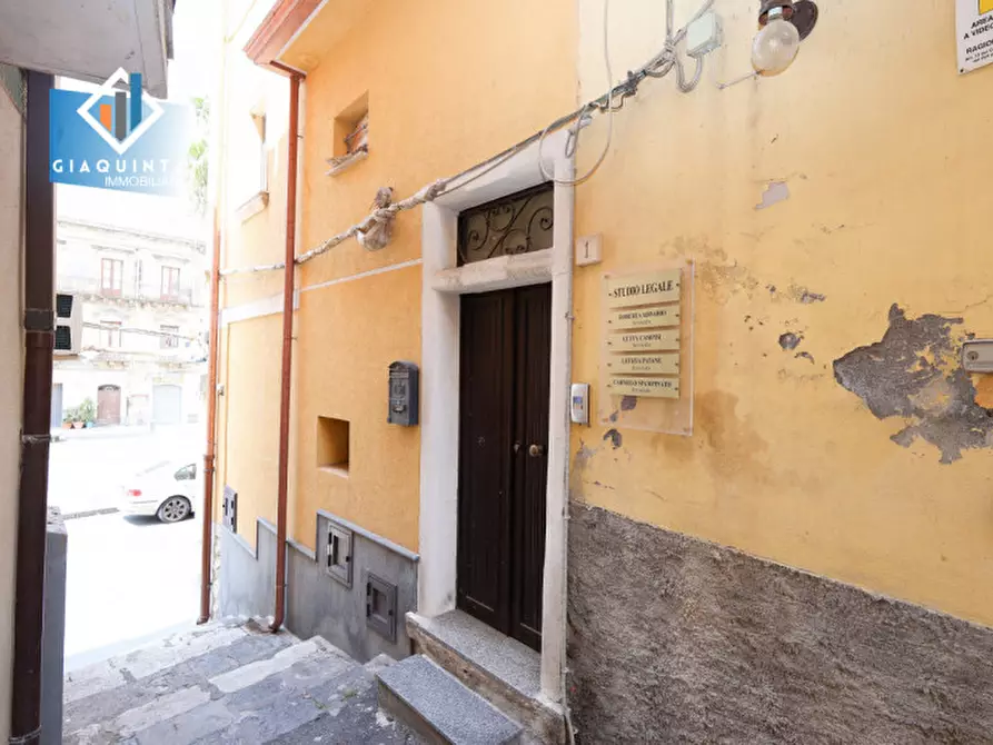 Immagine 20 di Casa indipendente in vendita  in Via Guglielmo Marconi n.01 a Palagonia