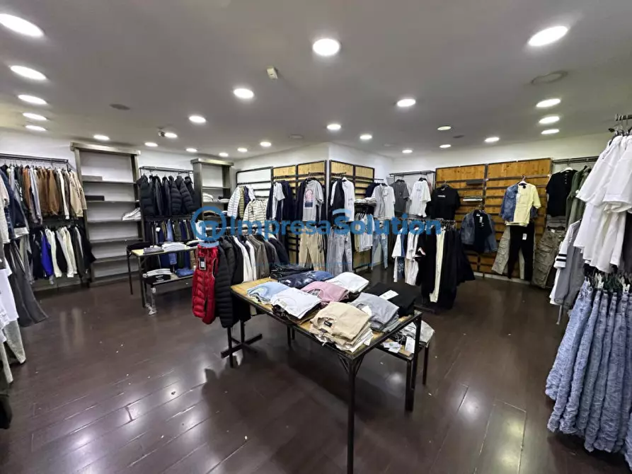 Immagine 7 di Negozio in affitto  in Corso Giuseppe Garibaldi a Napoli