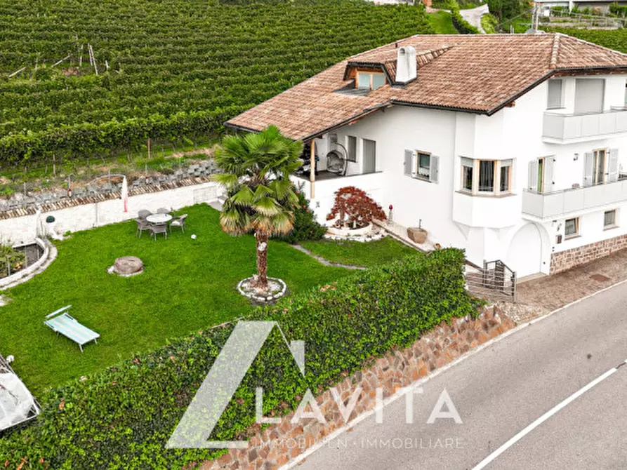 Immagine 1 di Villa in vendita  in Heppenheimer Straße - Via Heppenheim a Caldaro Sulla Strada Del Vino .Kaltern An De.