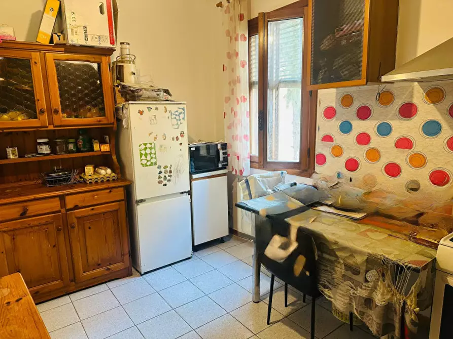 Immagine 1 di Appartamento in vendita  in vai cesare beccaria a Venezia