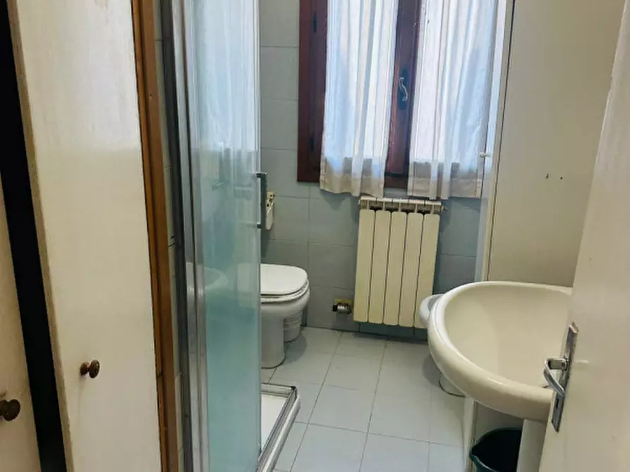 Immagine 5 di Appartamento in vendita  in vai cesare beccaria a Venezia