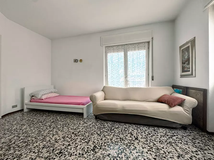 Immagine 2 di Appartamento in vendita  in corso sempione 81 a Borgomanero