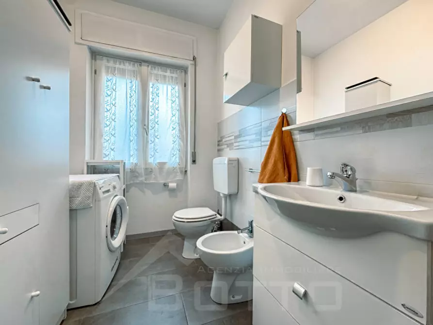 Immagine 13 di Appartamento in vendita  in corso sempione 81 a Borgomanero