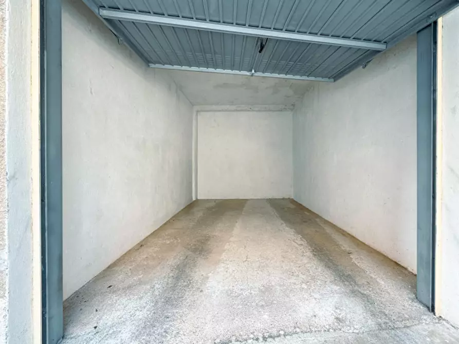 Immagine 17 di Appartamento in vendita  in corso sempione 81 a Borgomanero