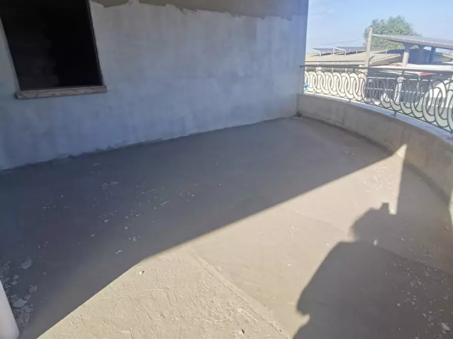 Immagine 10 di Palazzo in vendita  in via russomanno a Satriano