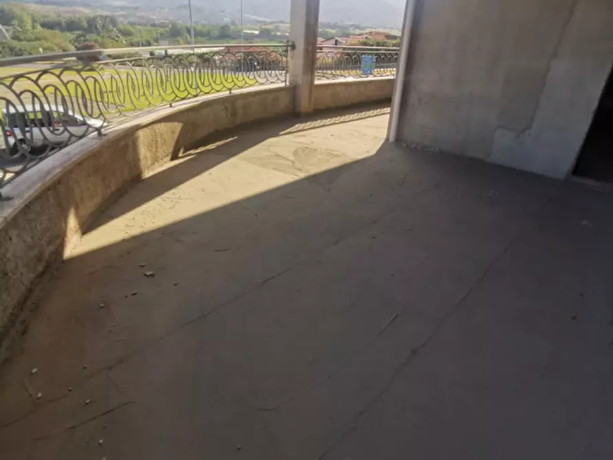 Immagine 24 di Palazzo in vendita  in via russomanno a Satriano