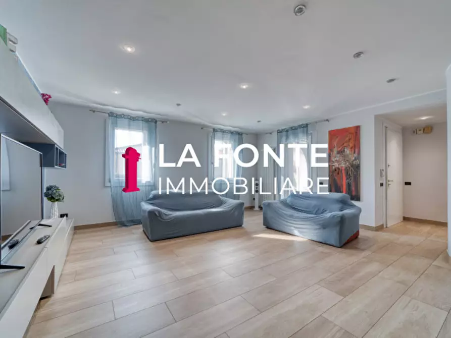 Immagine 10 di Villa in vendita  in via venezia a Vigonza