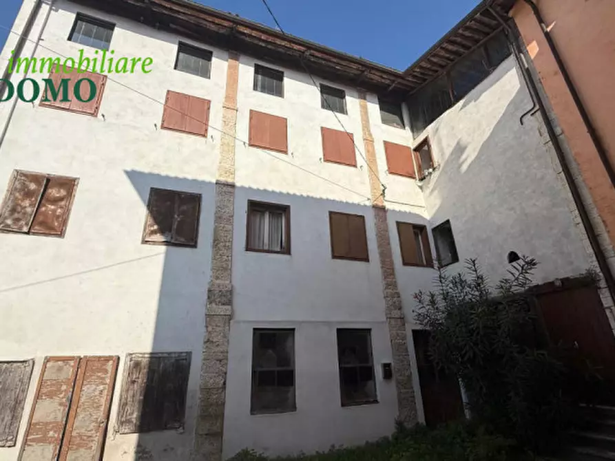 Immagine 1 di Palazzo in vendita  a Valdagno