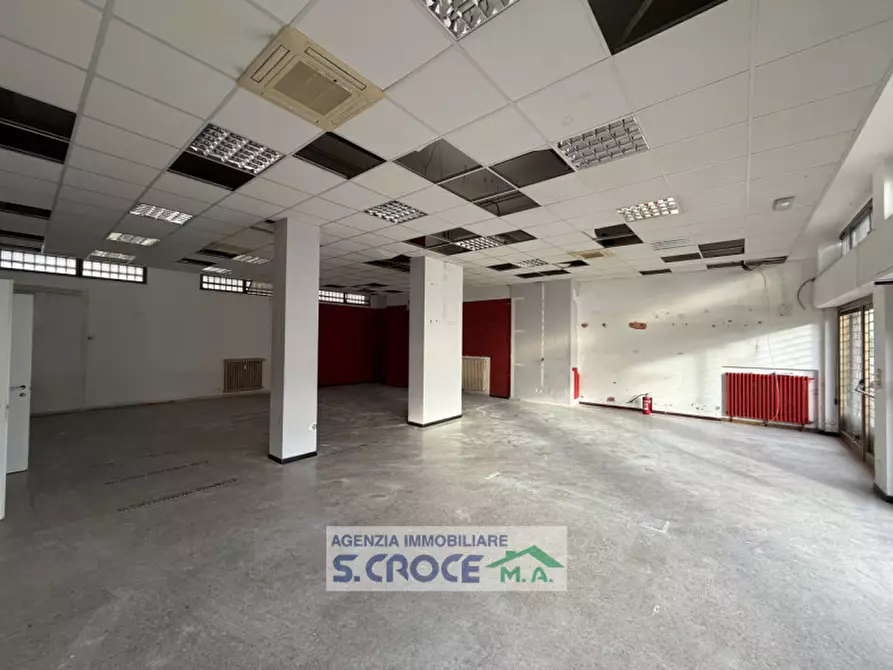 Immagine 2 di Negozio in affitto  a Padova