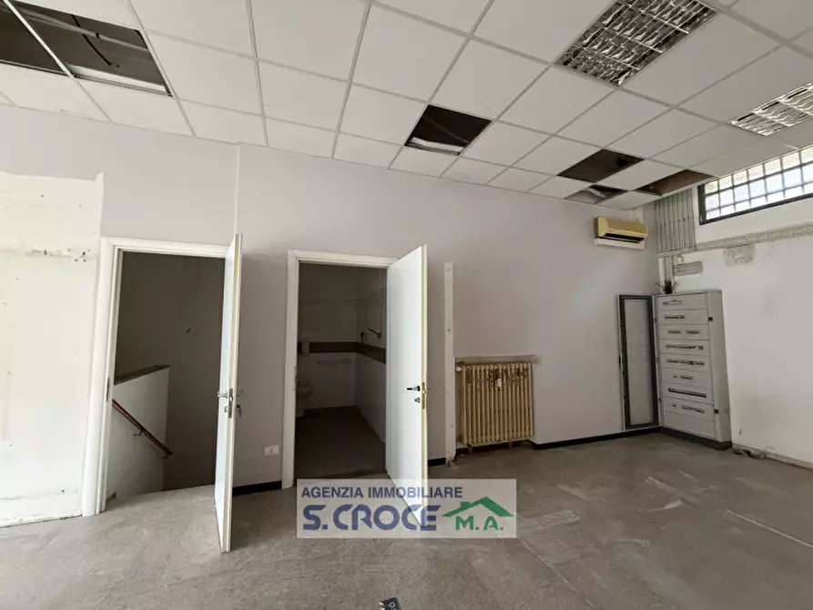 Immagine 3 di Negozio in affitto  a Padova