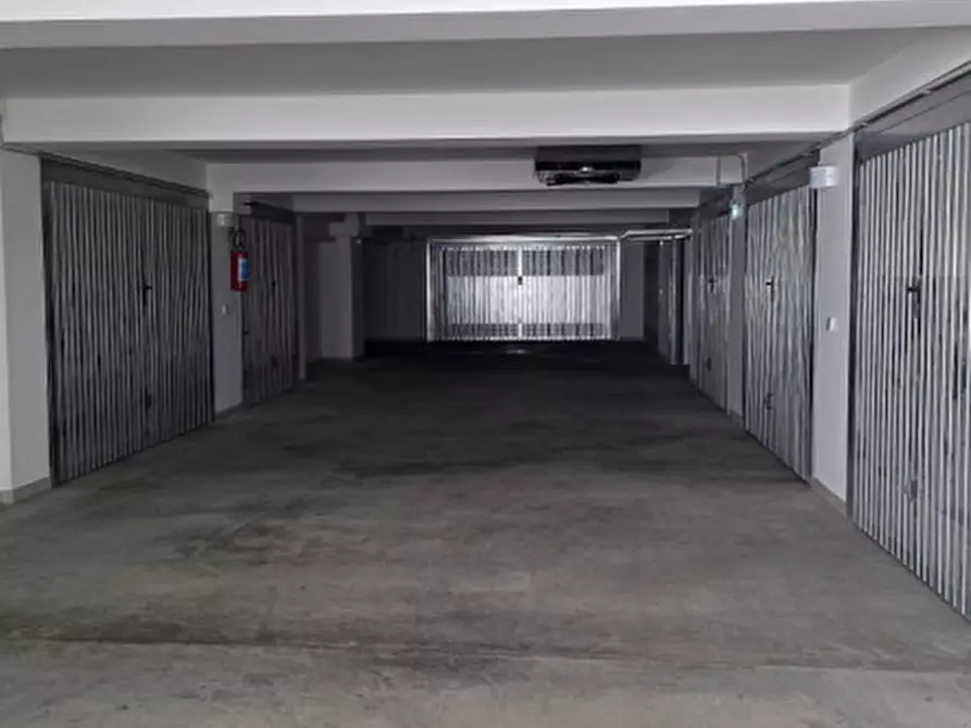 Immagine 2 di Garage in vendita  in Via Colonnello Francesco Bertè,26 a Milazzo