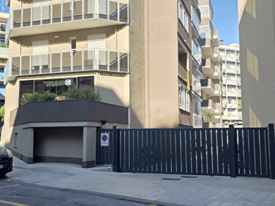 Immagine 3 di Garage in vendita  in Via Colonnello Francesco Bertè,26 a Milazzo