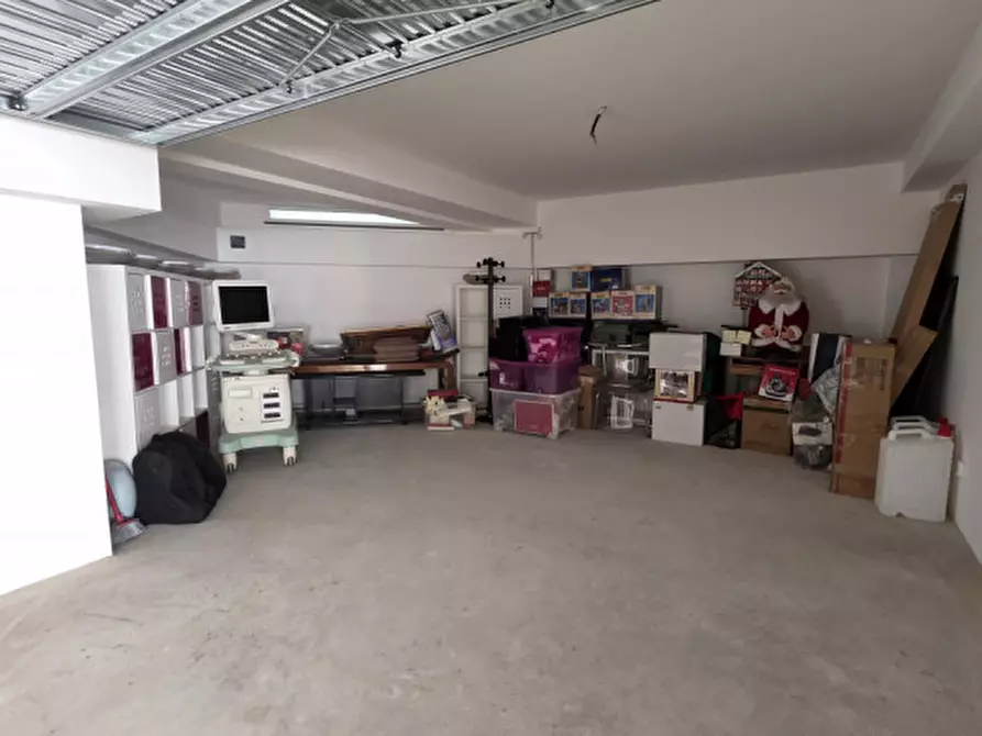 Immagine 5 di Garage in vendita  in Via Colonnello Francesco Bertè,26 a Milazzo