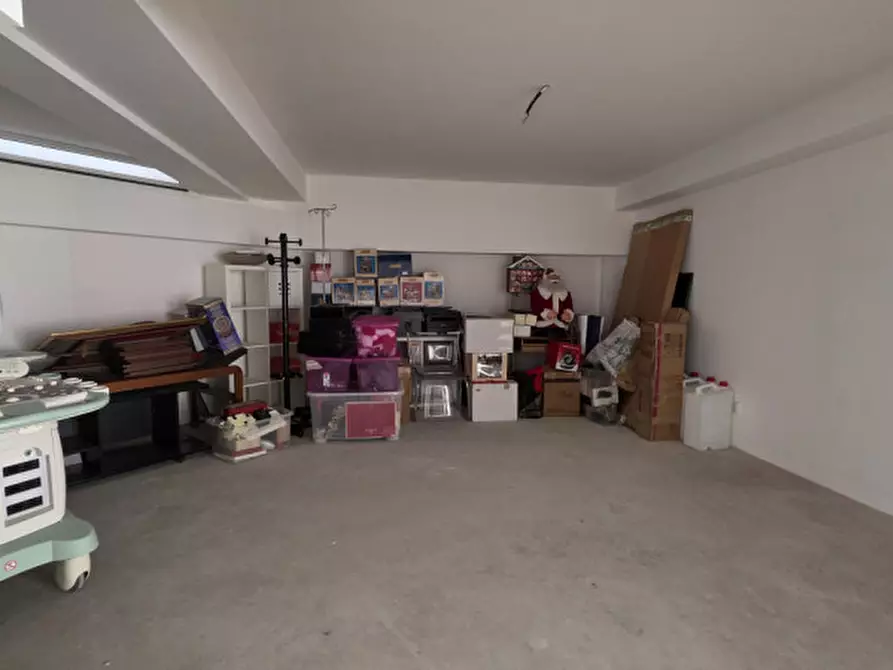 Immagine 6 di Garage in vendita  in Via Colonnello Francesco Bertè,26 a Milazzo