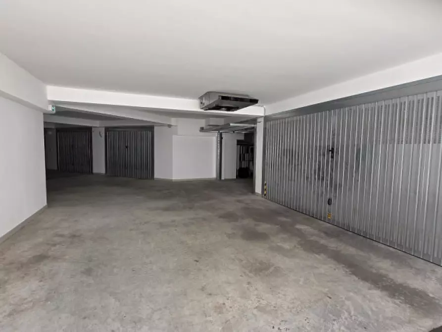 Immagine 8 di Garage in vendita  in Via Colonnello Francesco Bertè,26 a Milazzo