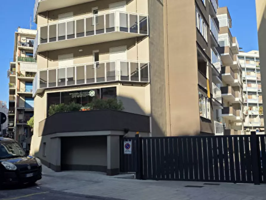 Immagine 12 di Garage in vendita  in Via Colonnello Francesco Bertè,26 a Milazzo