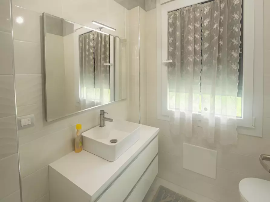 Immagine 5 di Appartamento in vendita  in Via Leopardi a Loreggia