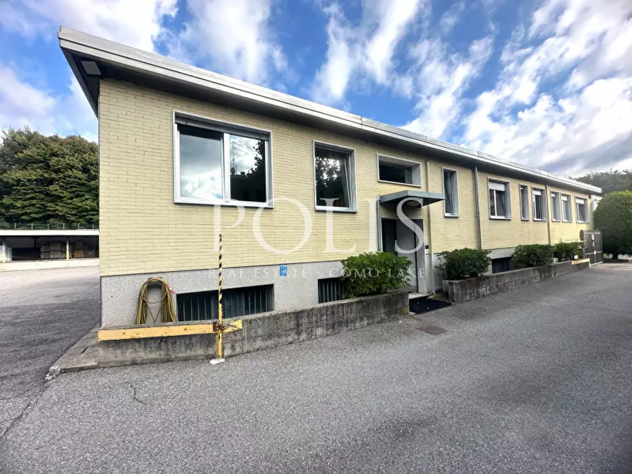 Immagine 3 di Capannone industriale in vendita  a Como