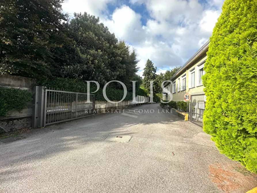 Immagine 7 di Capannone industriale in vendita  a Como