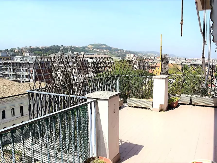 Immagine 29 di Attico in affitto  in VIA C. BATTISTI 237 a Pescara