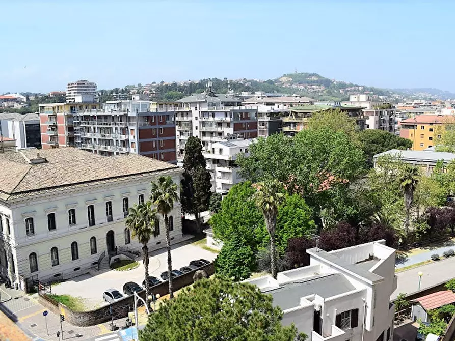 Immagine 31 di Attico in affitto  in VIA C. BATTISTI 237 a Pescara