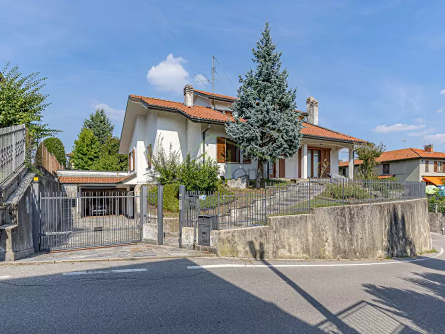 Immagine 5 di Villa in vendita  a Lurago D'erba