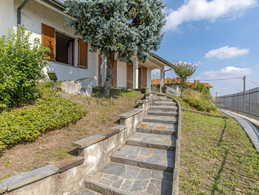 Immagine 6 di Villa in vendita  a Lurago D'erba