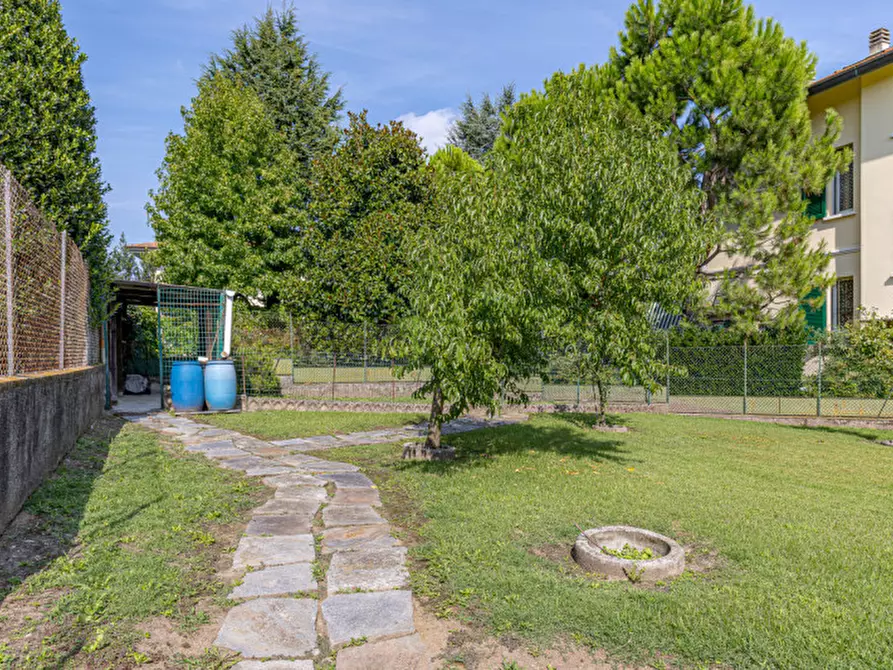 Immagine 14 di Villa in vendita  a Lurago D'erba