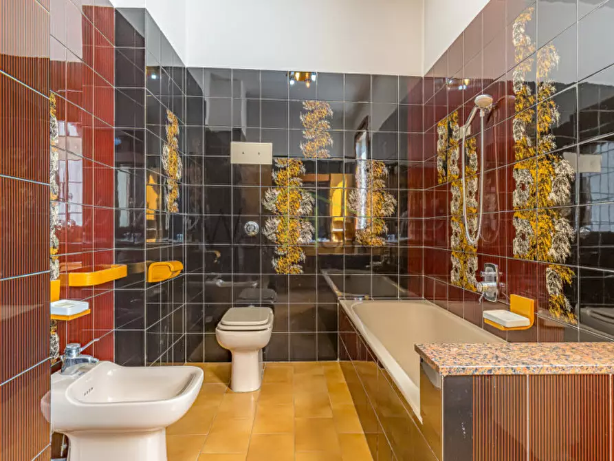 Immagine 30 di Villa in vendita  a Lurago D'erba