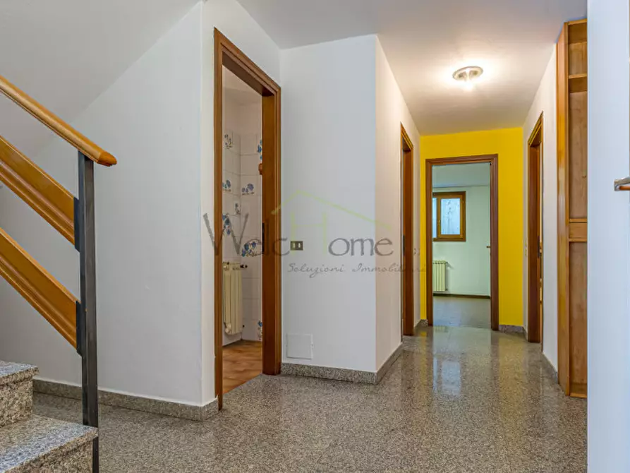 Immagine 33 di Villa in vendita  a Lurago D'erba