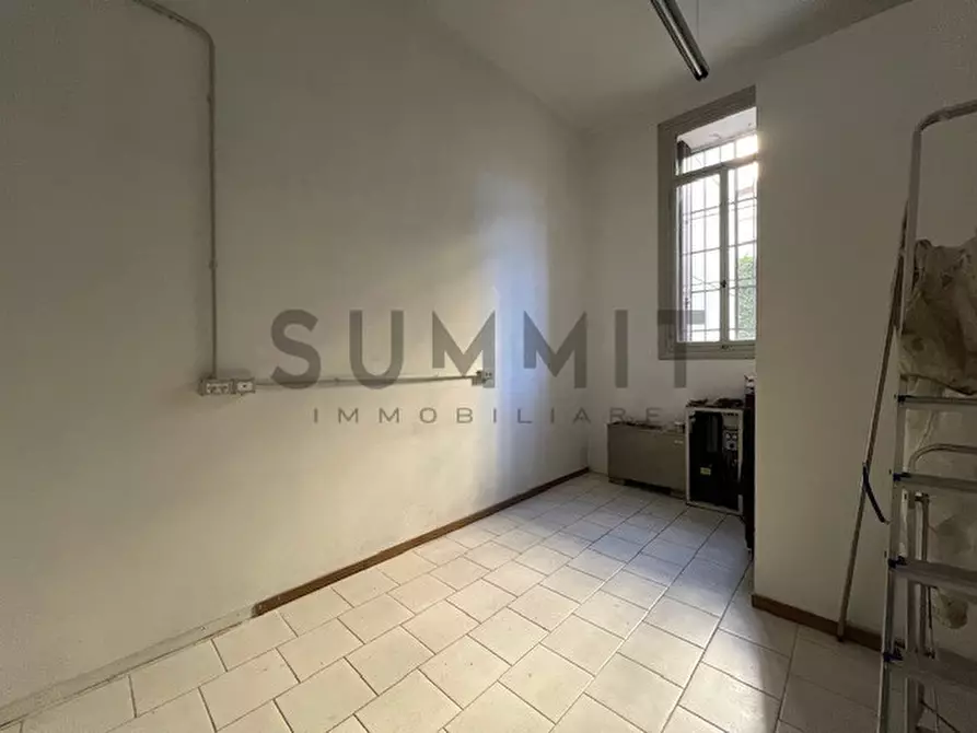 Immagine 7 di Negozio in affitto  in Schio a Schio