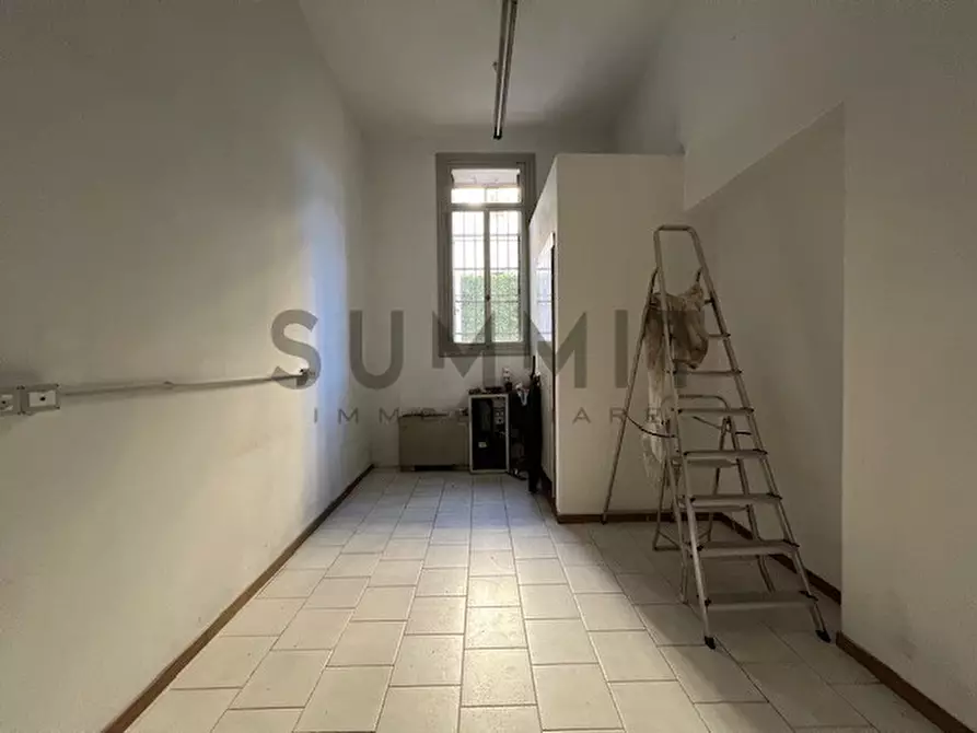 Immagine 8 di Negozio in affitto  in Schio a Schio