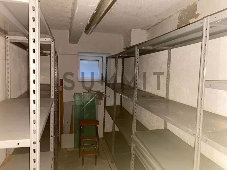 Immagine 9 di Negozio in affitto  in Schio a Schio