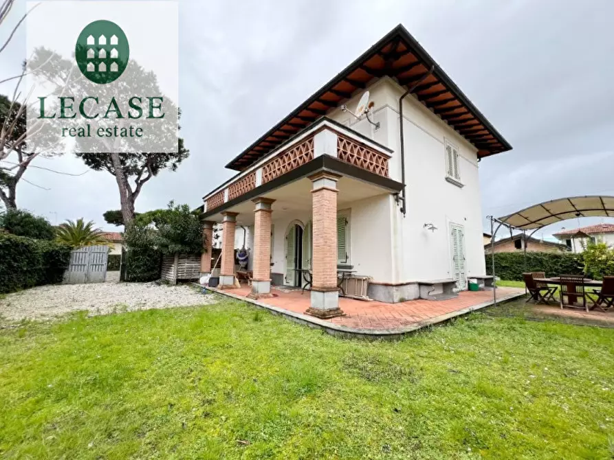 Immagine 2 di Casa bifamiliare in vendita  in via Spinetti a Forte Dei Marmi