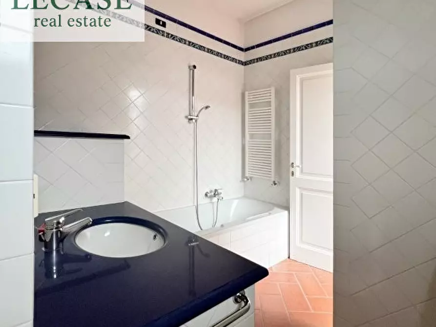 Immagine 20 di Casa bifamiliare in vendita  in via Spinetti a Forte Dei Marmi