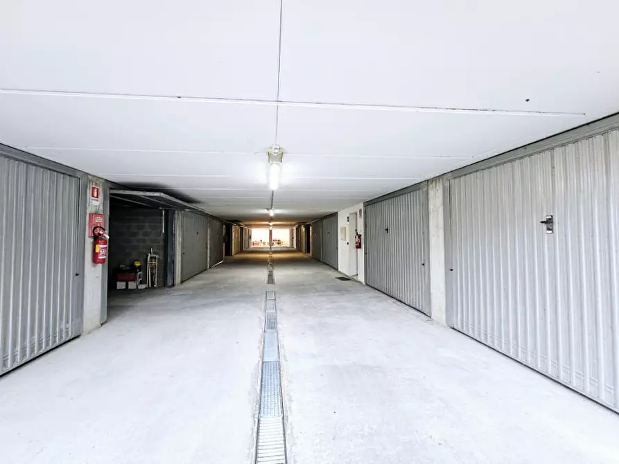 Immagine 1 di Garage in vendita  in via dolci a Ospedaletto Euganeo