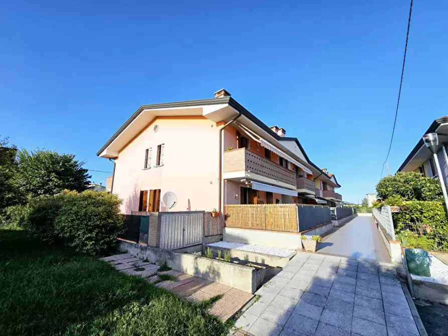 Immagine 3 di Garage in vendita  in via dolci a Ospedaletto Euganeo