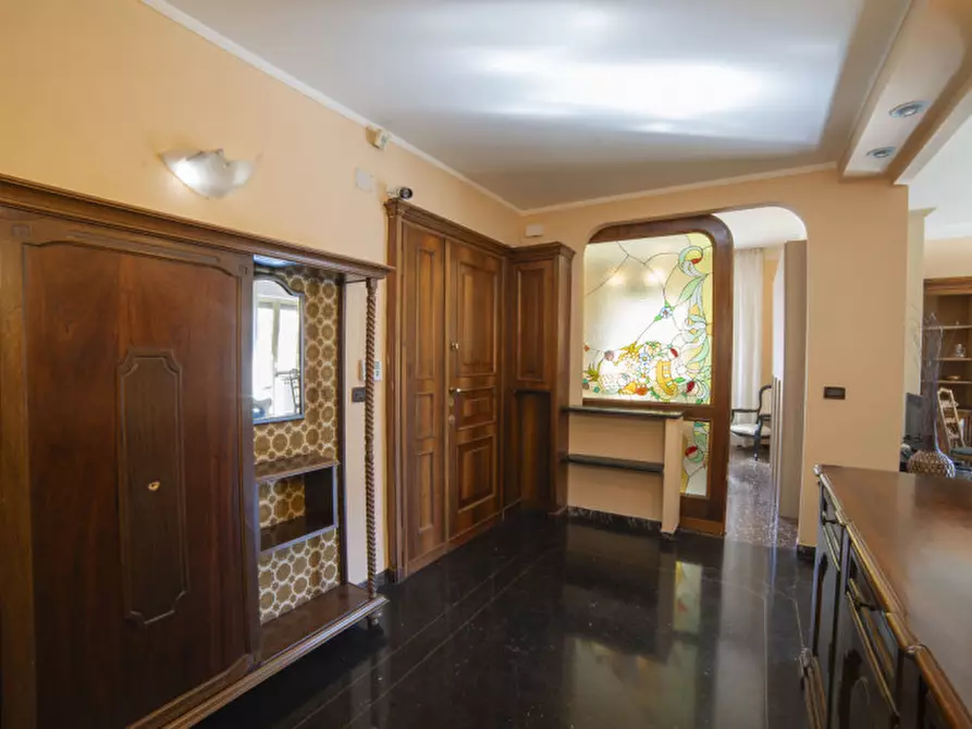 Immagine 1 di Appartamento in vendita  in Via Borzoli a Genova