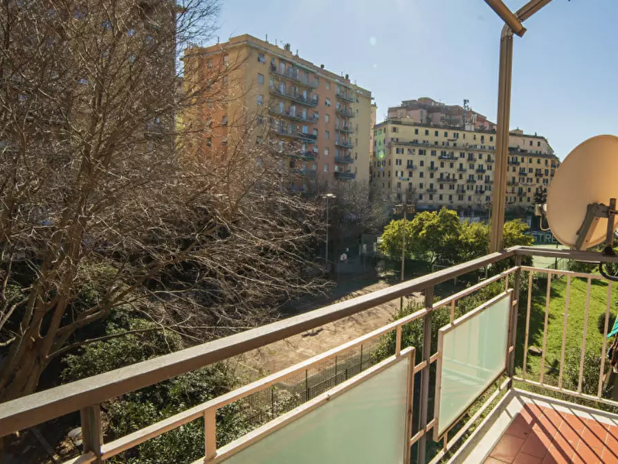 Immagine 12 di Appartamento in vendita  in Via Borzoli a Genova