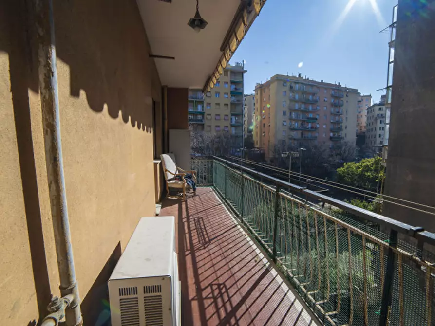 Immagine 15 di Appartamento in vendita  in Via Borzoli a Genova