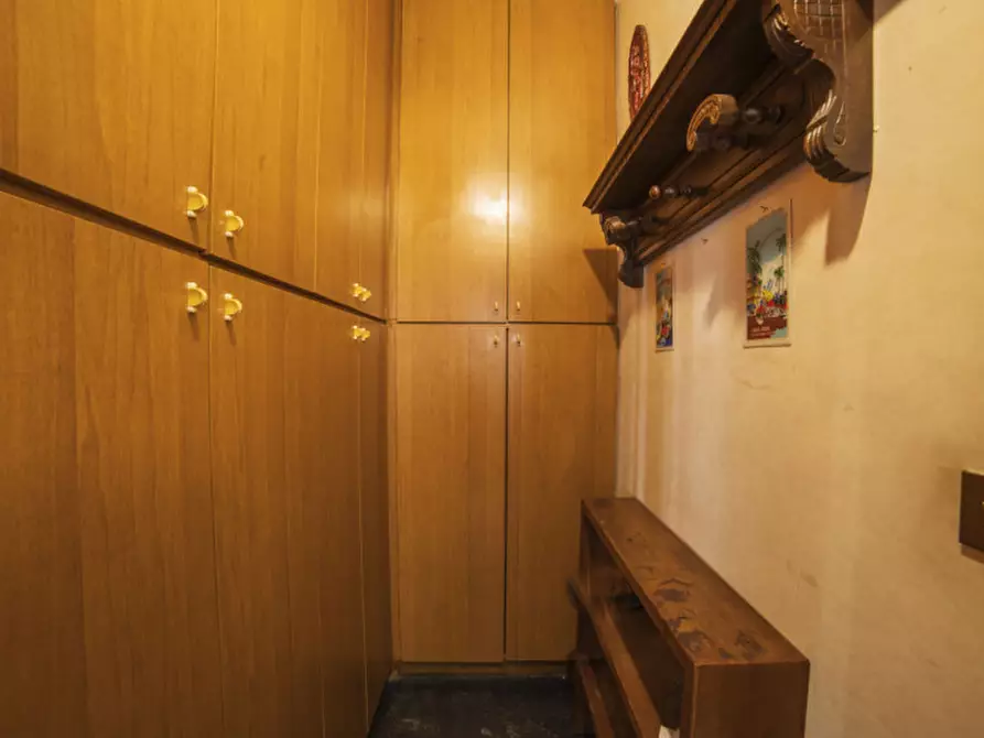 Immagine 21 di Appartamento in vendita  in Via Borzoli a Genova