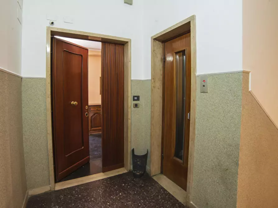 Immagine 26 di Appartamento in vendita  in Via Borzoli a Genova