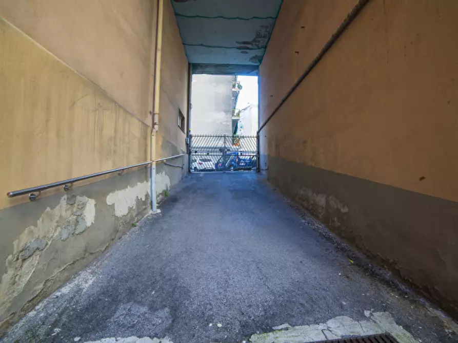 Immagine 28 di Appartamento in vendita  in Via Borzoli a Genova