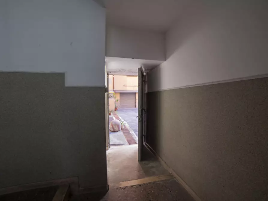 Immagine 29 di Appartamento in vendita  in Via Borzoli a Genova