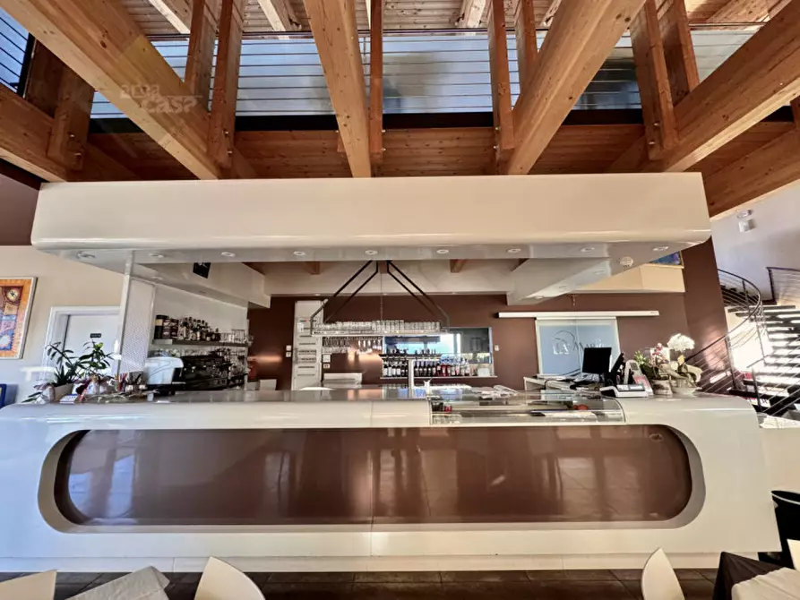 Immagine 2 di Attività commerciale in affitto  in Via Asiago a Cassola